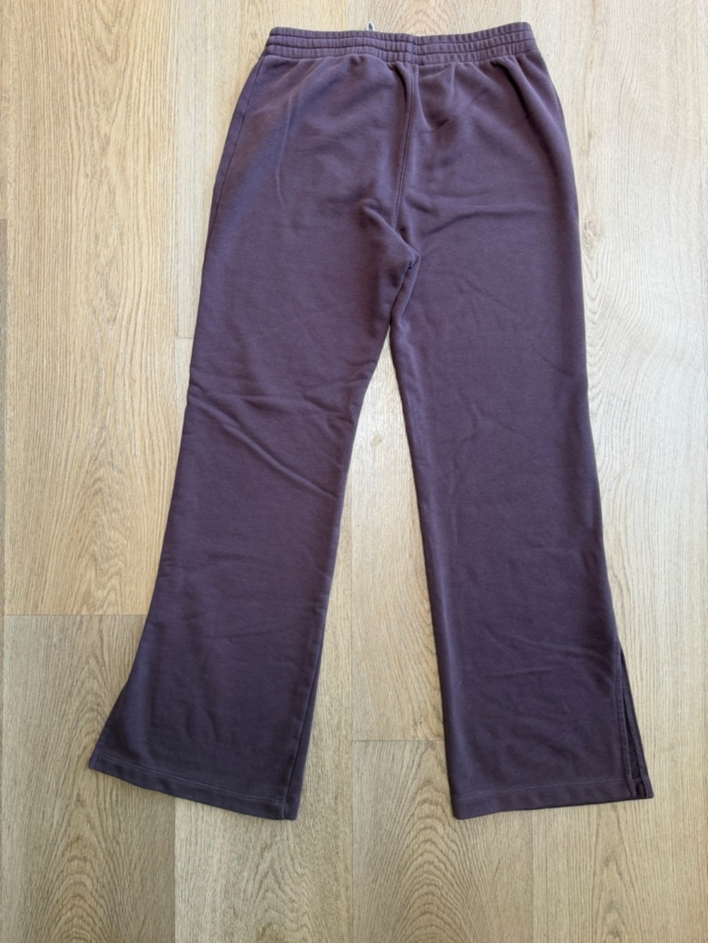 Vuori Plum Sweatpants with White Drawstring - Picture 5 of 8